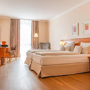 Hotel Philero, Kolonia
